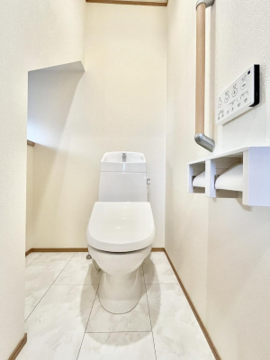 �g�C���@�g�C����1�K��2�K���ꂼ��ɔz�u����Ă��ĂƂĂ��֗��ł��B 