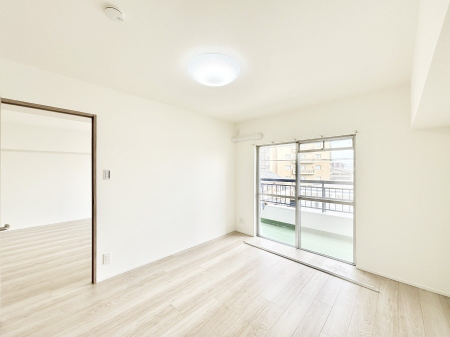 ���̑����ρ@�o���R�j�[���J�������v���X���Ă����m��