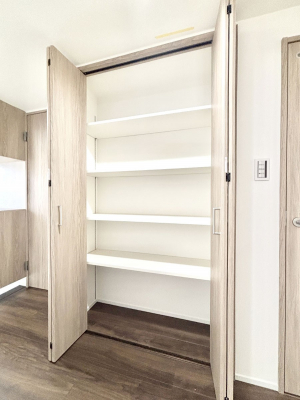 ���̑����ρ@�L�����[�B�|�������G�߂̏��������[���邱�Ƃ��ł��܂��B