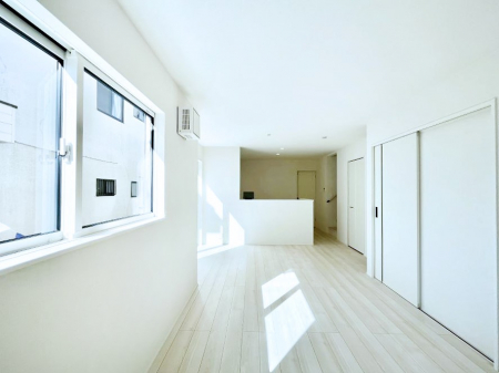 ���r���O�@�k�c�j�͉Ƒ��݂�Ȃ̉��K��ԁI�Ƒ��̂Ȃ������������厖�ȃX�y�[�X�ł��B 