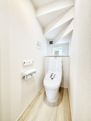 �g�C���@�E�H�V�����b�g�t���g�C����1�K��2�K���ꂼ��ɔz�u����Ă��ĂƂĂ��֗��ł��B 