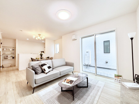 ���r���O�@�傫�ȑ����炽���Ղ�̗z���ƕ����������郊�r���O