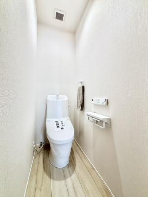 �g�C���@�E�H�V�����b�g�t���g�C����1�K��2�K���ꂼ��ɔz�u����Ă��ĂƂĂ��֗��ł��B 