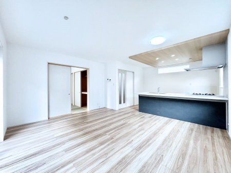 ���r���O�@�Ƒ��c���̎��Ԃ����������Ȃ��났�̃��r���O�_�C�j���O�B   