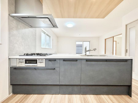 �L�b�`���@���r���O�����n����l�C�̃J�E���^�[�L�b�`���B �Ƒ��������Ȃ���Ǝ������邱�Ƃ��ł��܂��B