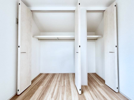 ���[�@�m���̃N���[�[�b�g�B���s��������̂Ō���̈ߗނ�����������܂�܂��B