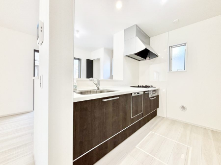 �L�b�`���@���������Ȃ��炲�Ƒ��Ƃ̉�b���y���߂�ΖʃJ�E���^�[�L�b�`��