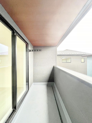 �o���R�j�[�@�C���i�[�o���R�j�[�Ȃ̂ŉJ�ł����󕨂����������o���āA���ʂ�������̂Ŋ������ǂ��A�������X�y�[�X�Ƃ��ďd�󂵂܂��B 