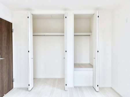 ���[�@�m���̃N���[�[�b�g�B���s��������̂Ō���̈ߗނ�����������܂�܂��B