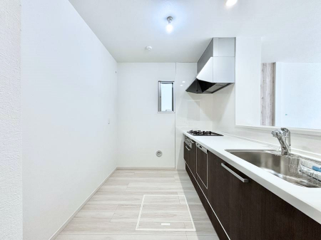 �L�b�`���@���������Ȃ���ł����Ƒ��Ƃ̉�b���y���߂�ΖʃL�b�`��