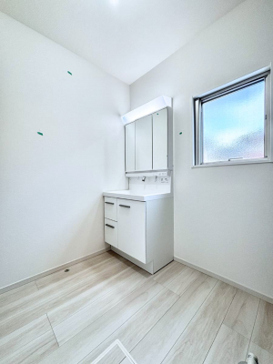 ���̑��@�������̂�����K��Ԃł��B�����̐g�x�x���C�����ǂ����g�������܂��B 