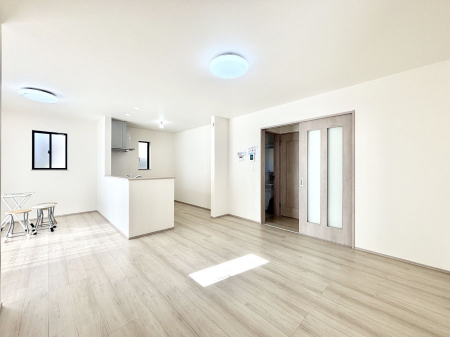 ���r���O�@�������������͋C�̂k�c�j�͉Ƒ��݂�Ȃ̉��K���  