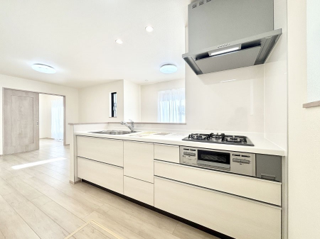 �L�b�`���@���������Ȃ���ł����Ƒ��Ƃ̉�b���y���߂�ΖʃL�b�`��