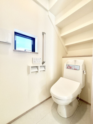 �g�C���@�g�C����1�K��2�K���ꂼ��ɔz�u����Ă��ĂƂĂ��֗��ł��B 