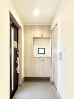 ���̑����ρ@�����Ղ���[�ł���V���[�Y�{�b�N�X�ŉƑ��S���̌C���A���ւ�������B  