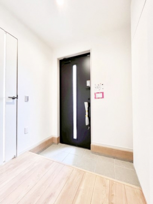 ���ց@�K���X�X���b�g�̓��������փh�A�������Ɍ���͂��Ă���܂�