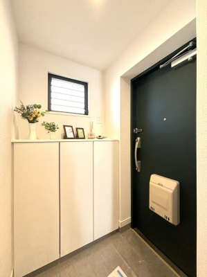 ���ց@���Ƒ��₨�q�l���C�����悭���o�}���ł��鉸�₩�ȕ��͋C�̌��ւł��B