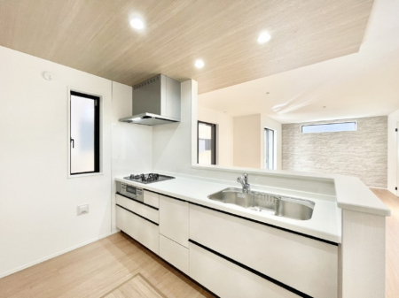 �L�b�`���@���������Ȃ��炲�Ƒ��Ƃ̉�b���y���߂�ΖʃJ�E���^�[�L�b�`��