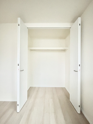 ���[�@�m���̃N���[�[�b�g�B���s��������̂Ō���̈ߗނ�����������܂�܂��B