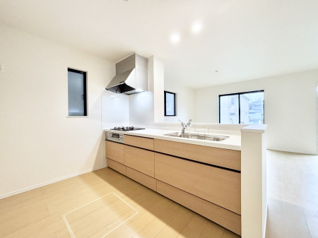 �L�b�`���@�u�₩�ȕ����ʂ蔲����L�b�`���B��������̂Ŗ��邭���C�ɂ��𗧂��܂��B