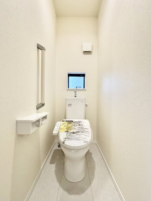 �g�C���@�E�H�V�����b�g�t���g�C����1�K��2�K���ꂼ��ɔz�u����Ă��ĂƂĂ��֗��ł��B 