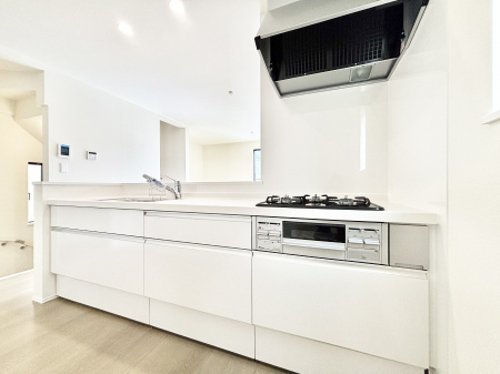 �L�b�`���@���������Ȃ���ł����Ƒ��Ƃ̉�b���y���߂�ΖʃL�b�`��