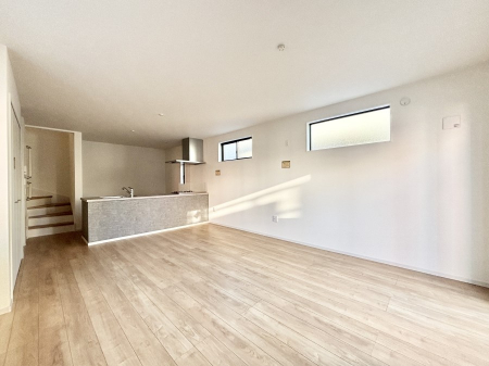 ���r���O�@18���̂k�c�j�͉Ƒ��݂�Ȃ̉��K��ԁI�Ƒ��̂Ȃ������������厖�ȃX�y�[�X�ł��B 