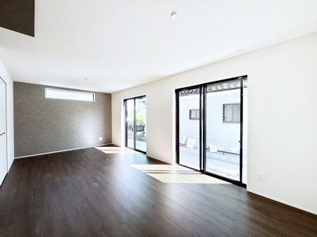 ���r���O�@�A�N�Z���g�N���X��p���ċ�ԂɃ����n�����B�C���e���A���l����̂��y���݂ł��ˁB