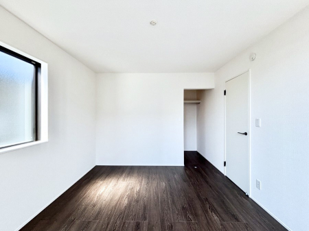 �Q���@�E�H�[�N�C���N���[�[�b�g�����邨�����B�G�߂��Ƃ̓���ւ����s�v�ŕ֗��ł��I