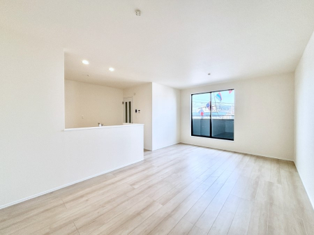 ���̑����ρ@�Ƒ��̏Ί炪���R�Ɛ��܂�Ă���A����ȕ��͋C�̃_�C�j���O�Ɏd�オ���Ă��܂��B