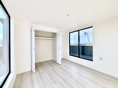 �q�������@�q�������ɂ��������߂Ȏ��[�X�y�[�X�����Ղ�̋���