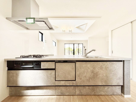 �L�b�`���@�������������I�ɁA�y�����I�V�X�e���L�b�`��