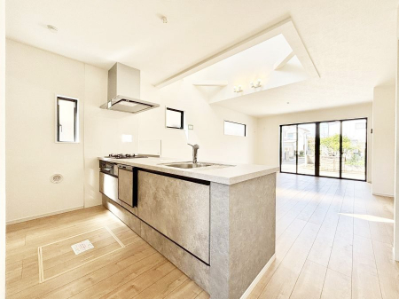 �L�b�`���@���������Ȃ��炲�Ƒ��Ƃ̉�b���y���߂�ΖʃJ�E���^�[�L�b�`��