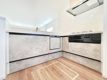 �L�b�`���@�������������I�ɁA�y�����I�V�X�e���L�b�`��  