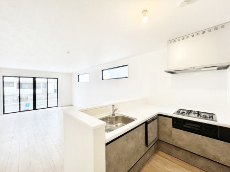 �L�b�`���@���������Ȃ��炲�Ƒ��Ƃ̉�b���y���߂�ΖʃJ�E���^�[�L�b�`��