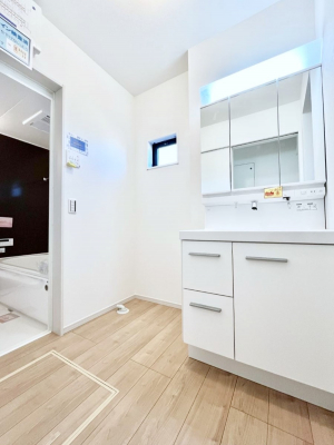 ���̑��@�������̂�����K��Ԃł��B�����̐g�x�x���C�����ǂ����g�������܂��B 