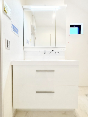 ʑEʏ@X^COɕ֗ȎOʋA~[LrlbgōׂXbL