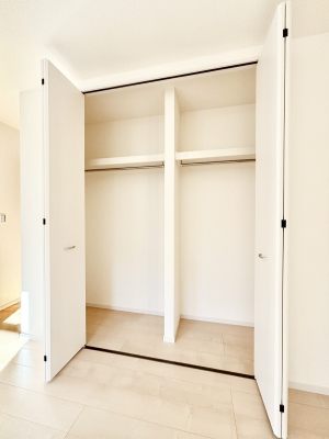 ���[�@�m���̃N���[�[�b�g�B���s��������̂Ō���̈ߗނ�����������܂�܂��B