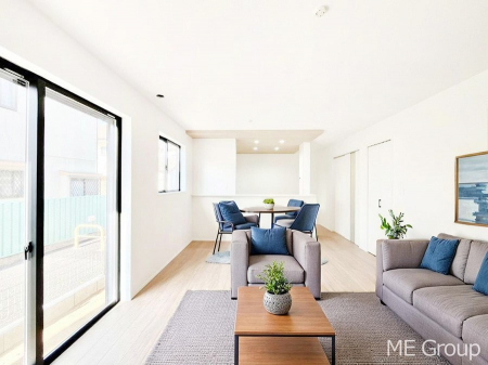 ���r���O�@�傫�ȑ����炽���Ղ�̗z���ƕ����������郊�r���O�@���Ƌ��CG�ł�