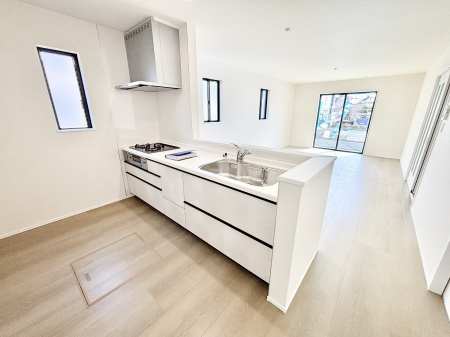 �L�b�`���@���������Ȃ���ł����Ƒ��Ƃ̉�b���y���߂�ΖʃL�b�`��