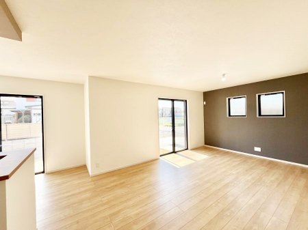 ���r���O�@�傫�ȑ����炽���Ղ�̗z���ƕ����������郊�r���O