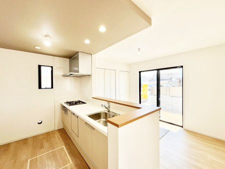 �L�b�`���@���������Ȃ��炲�Ƒ��Ƃ̉�b���y���߂�ΖʃJ�E���^�[�L�b�`��