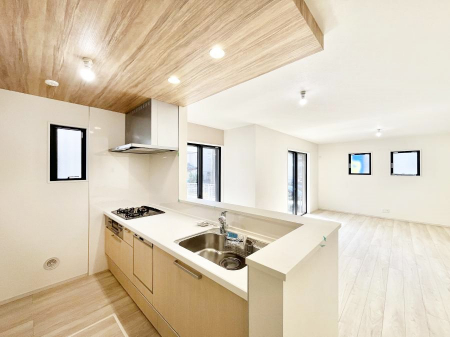 �L�b�`���@���������Ȃ���ł����Ƒ��Ƃ̉�b���y���߂�ΖʃL�b�`��