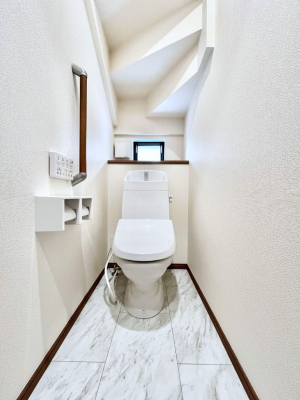 �g�C���@�g�C����1�K��2�K���ꂼ��ɔz�u����Ă��ĂƂĂ��֗��ł��B 