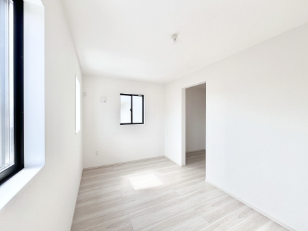 �Q���@�E�H�[�N�C���N���[�[�b�g�����邨�����B�G�߂��Ƃ̓���ւ����s�v�ŕ֗��ł��I