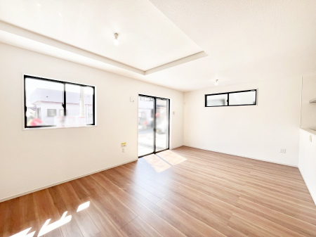 ���̑����ρ@�Ƒ��̏Ί炪���R�Ɛ��܂�Ă���A����ȕ��͋C�̃_�C�j���O�Ɏd�オ���Ă��܂��B