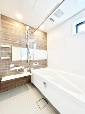 �����@����̔�������Ă���閾�邢�������̂���o�X���[��