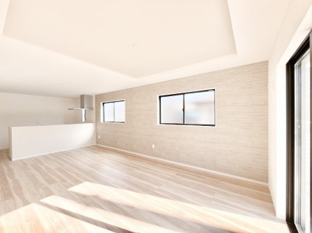 ���r���O�@���邢�z���������A�����̕��͋C�ɖ�������郊�r���O�E�_�C�j���O�B 