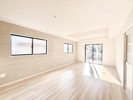 ���̑����ρ@�Ƒ��̏Ί炪���R�Ɛ��܂�Ă���A����ȕ��͋C�̃_�C�j���O�Ɏd�オ���Ă��܂��B