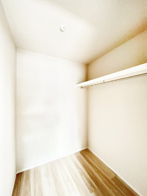 ���̑��@�G�߂̈ߗނ��X�b�L�����[�I��e�ʂ̎��[�͂����͓I��WIC�t���ł��B